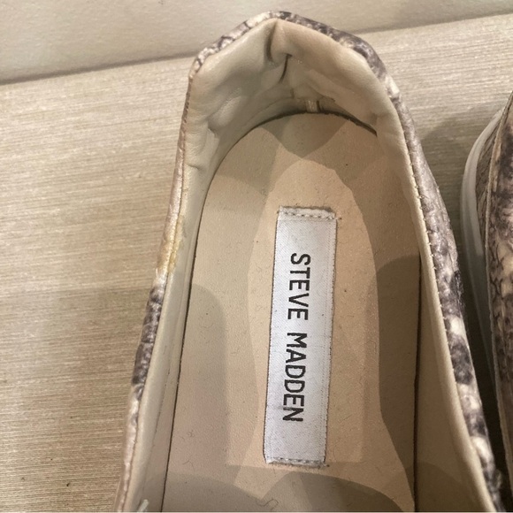 STEVE MADDEN Sz 9 Ellen Snake Print  Slip On Leather Upper Rubber Sole Loafers - Picture 5 of 12